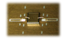 Minuscule condensateur en silicium pour les fréquences 10 GHz